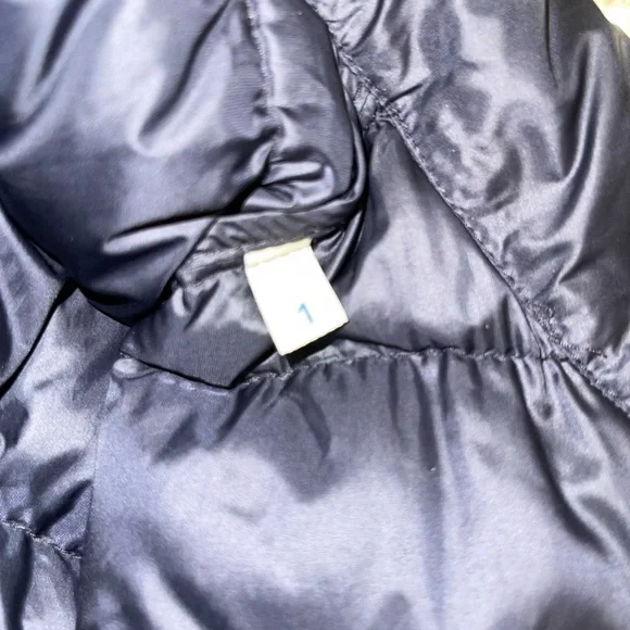Navy Moncler jacket in perfect condition light weight and super comfortable - Picture 5 of 8
